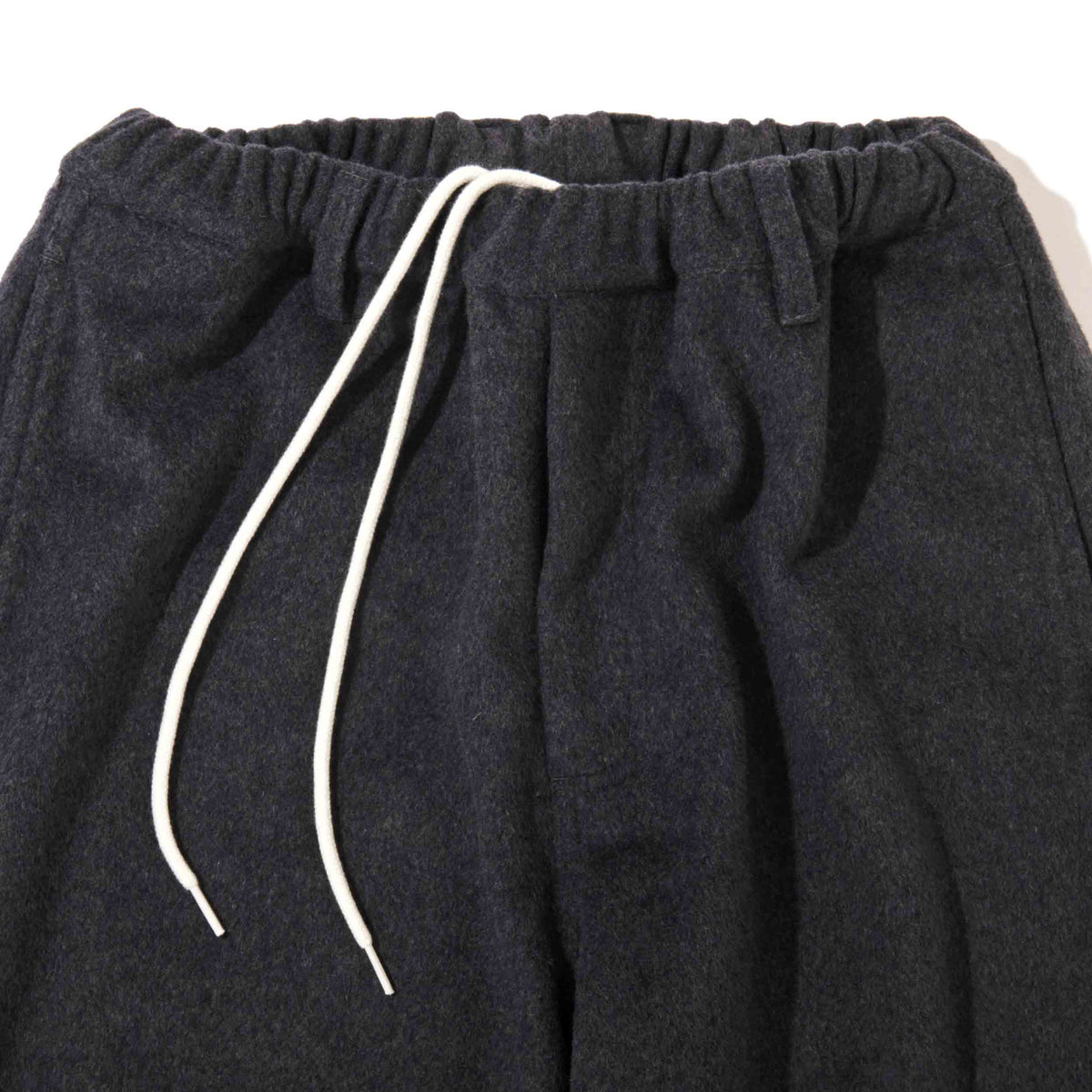 COMFORT WOOL PANTS / CHARCOAL