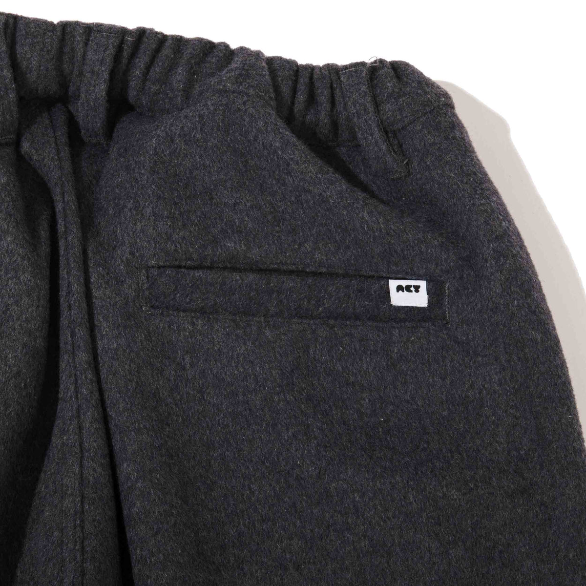 COMFORT WOOL PANTS / CHARCOAL