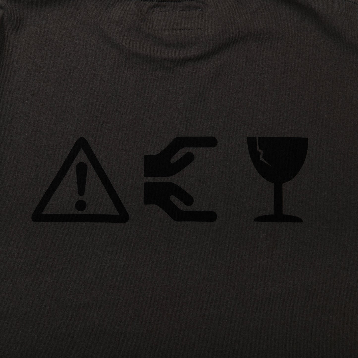 FRAGILE TEE / L.BLACK