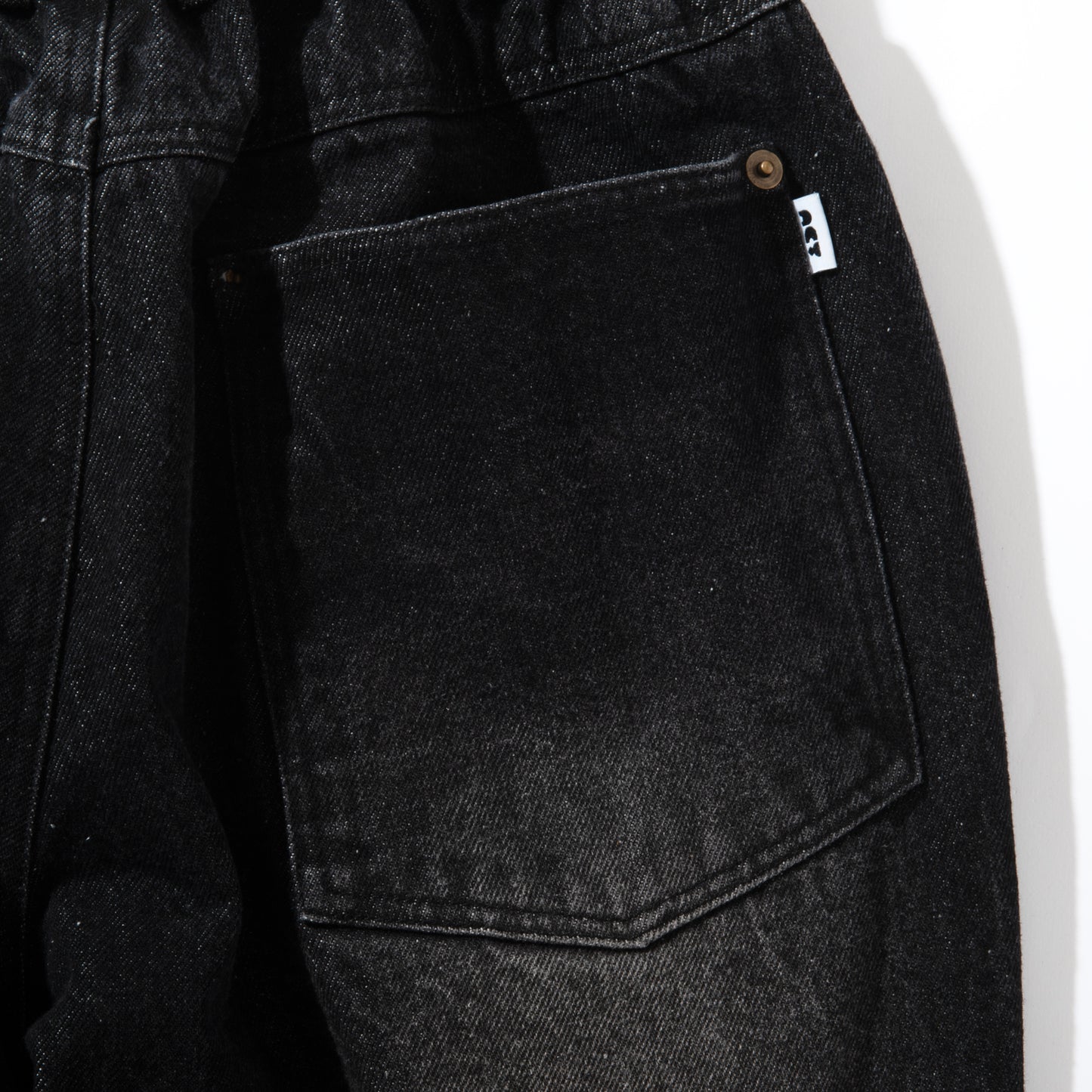SCRATCH DENIM PANTS / BLACK